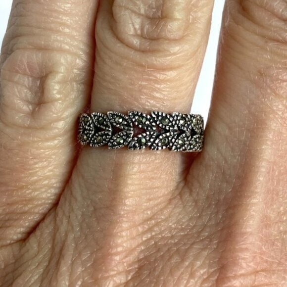 Sterling Silver 925 5mm Floral Leaf Marcasite Openwork Pierced Band Ring Sz 5.75 - Picture 16 of 16